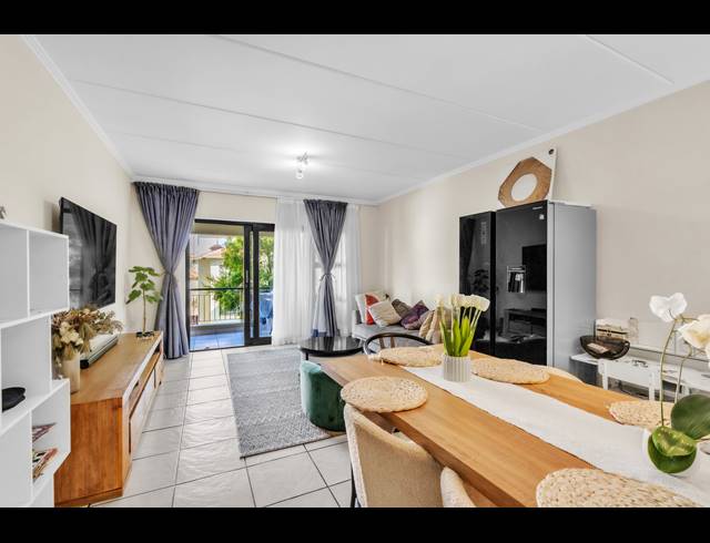 2 BEDROOM APARTMENT FOR SALE IN SUNNINGHILL